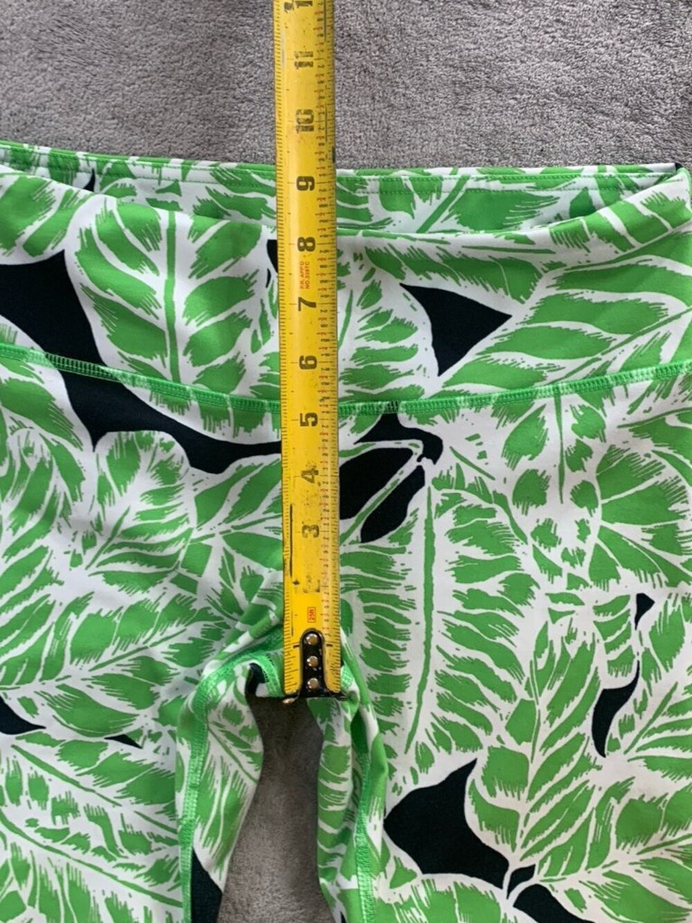 Alo Yoga Leggings Women’s Medium Green Palm Springs Glow Stick Air Brush Cropped - Picture 7 of 12